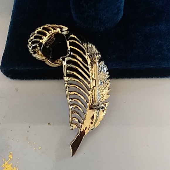 VTG Gold Tone Embellished Stament Leaf Brooch Pin - Picture 16 of 17